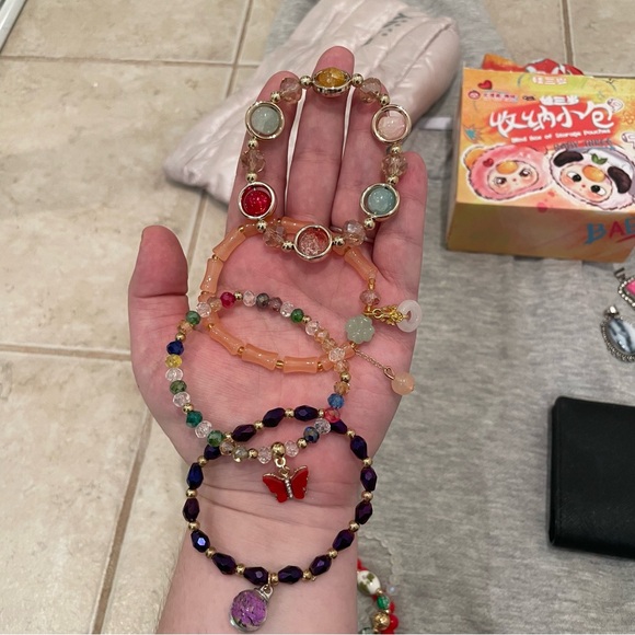 21 item LOT (#2) - @KIMSCLOSET66 SHARE SHOW 2025 HOLIDAY SPECIAL!!🎉🌏🌍🌎🎉 - Picture 6 of 17